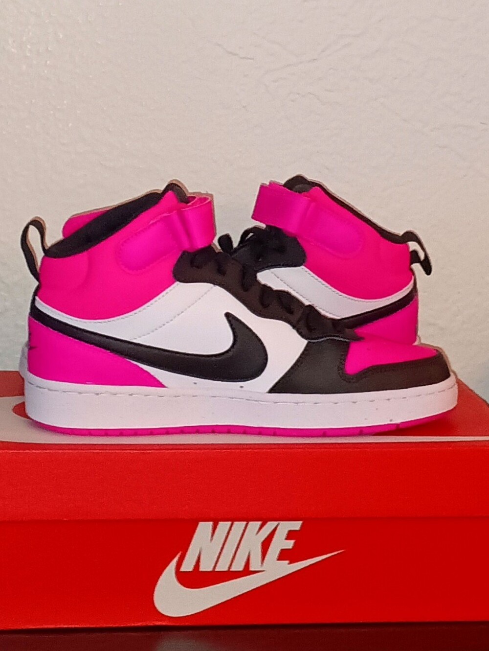 Nike Court Borough Mid 2 Big Kids Size 7/Womens Size 8.5